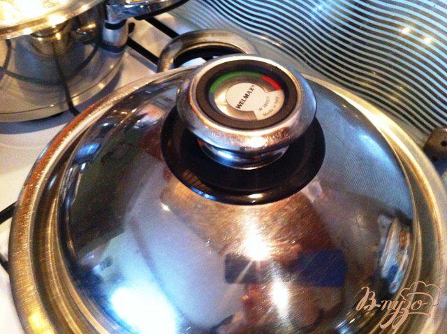 Фото приготовление рецепта: Шницель из индейки в овсяной панировке шаг №8