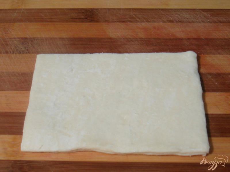 Фото приготовление рецепта: Слоёные пирожки с мясом шаг №5