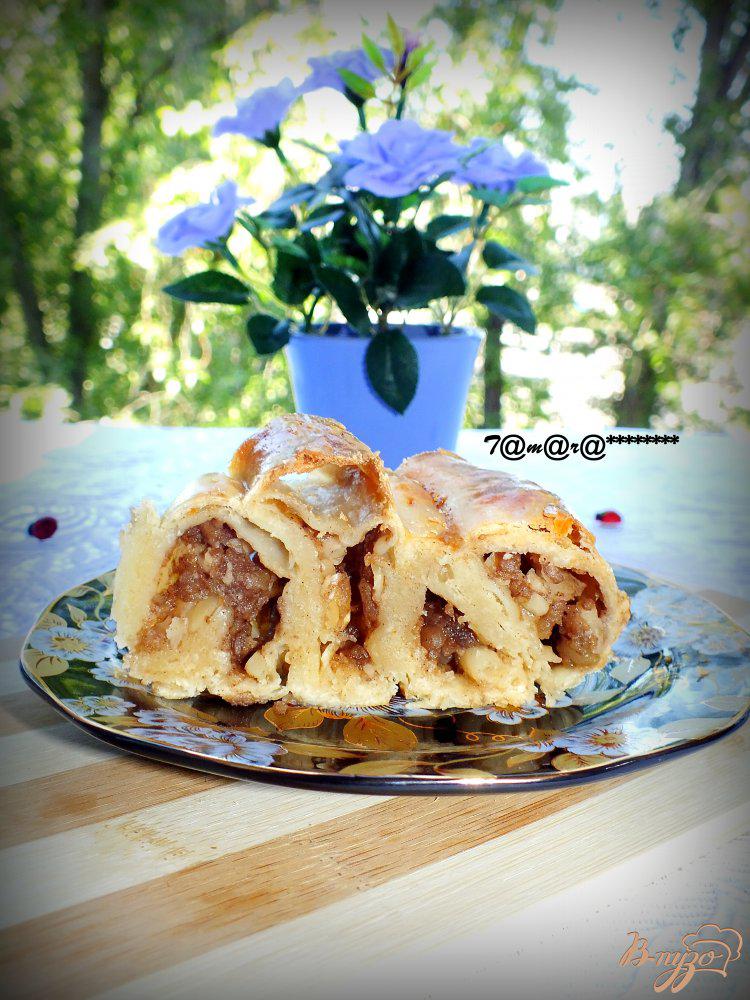 Фото приготовление рецепта: Молдавская вертута с яблоками, орехами и корицей шаг №7