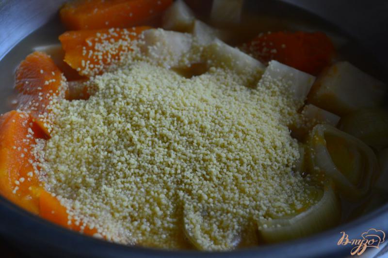 Фото приготовление рецепта: Суп-пюре из тыквы с корневым сельдереем шаг №3