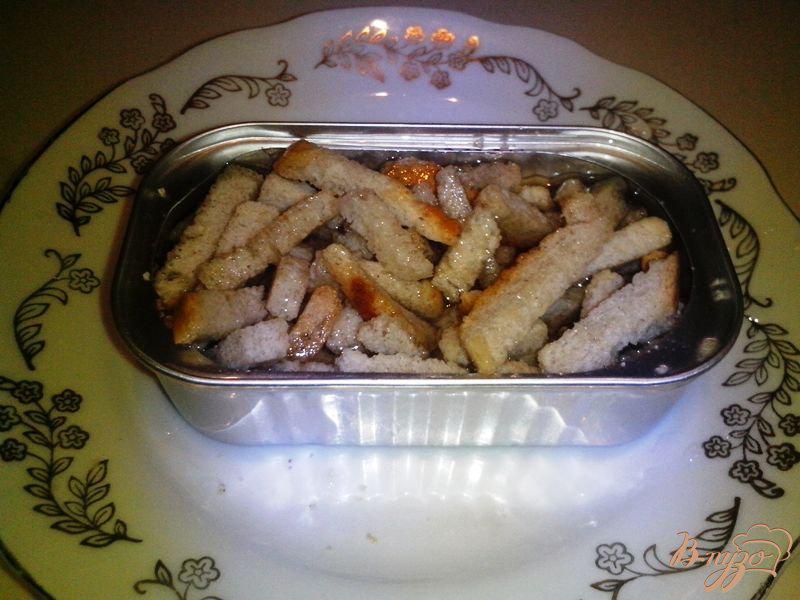 Фото приготовление рецепта: Салат с печенью трески шаг №2