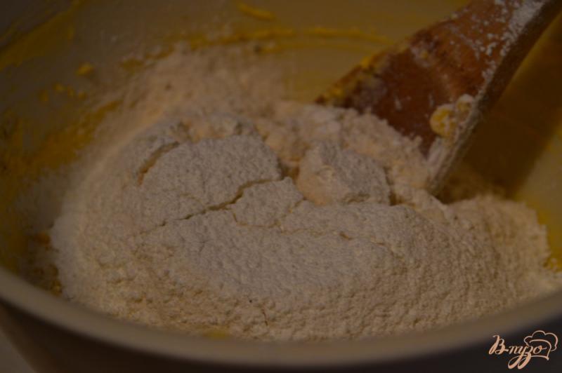 Фото приготовление рецепта: Песочные коржики с анисом и грецким орехом шаг №2