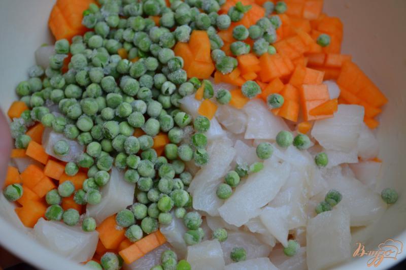 Фото приготовление рецепта: Манты с овощами и рыбой шаг №2