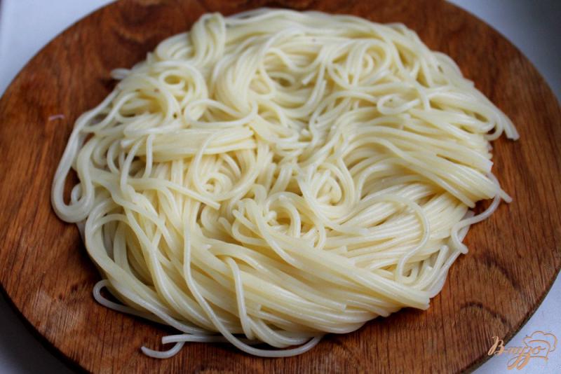 Фото приготовление рецепта: Спагетти болоньезе шаг №9