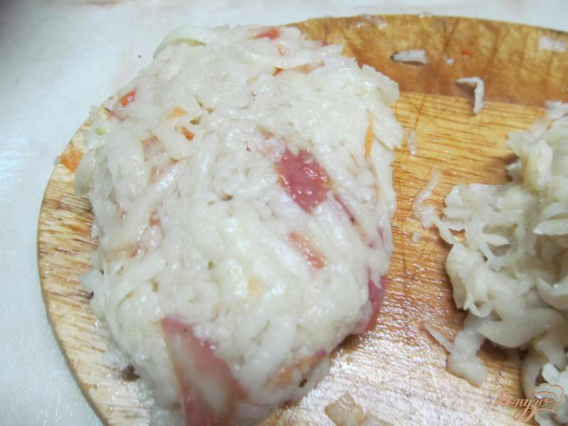 Фото приготовление рецепта: Картофельные зразы с начинкой из фарша свинины шаг №4
