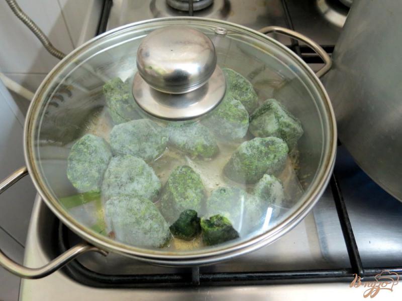 Фото приготовление рецепта: Картофельные клёцки со шпинатом шаг №3