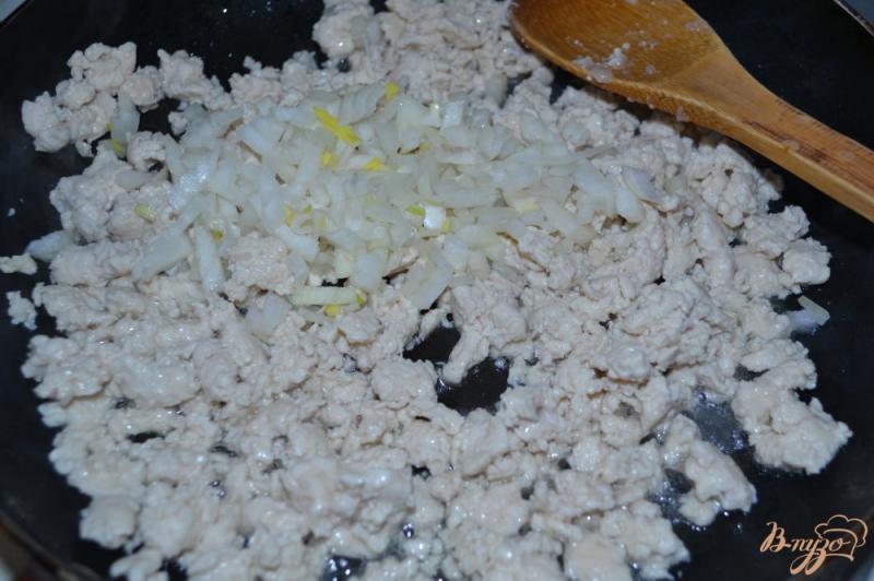 Фото приготовление рецепта: Картофельные зразы с куриным варшем шаг №4