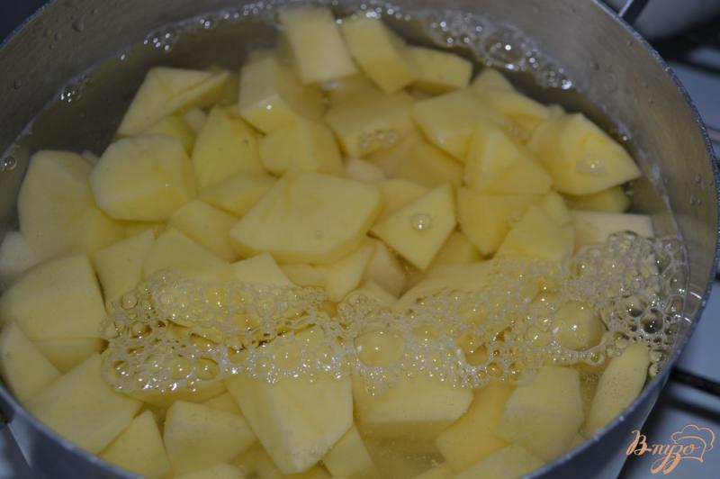 Фото приготовление рецепта: Картофельные зразы с куриным варшем шаг №1