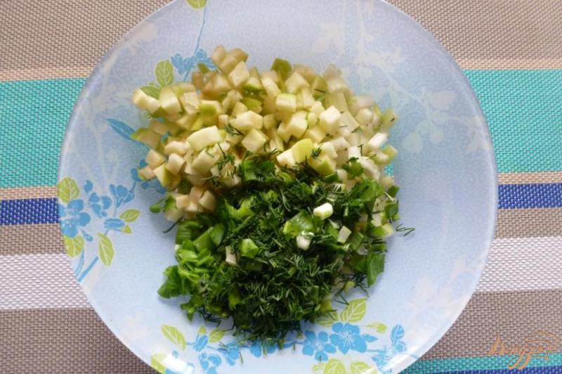 Фото приготовление рецепта: Салат с сельдереем, яблоком и мидиями шаг №3