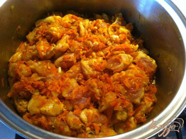 Фото приготовление рецепта: Рис  с карри и куриным филе шаг №5