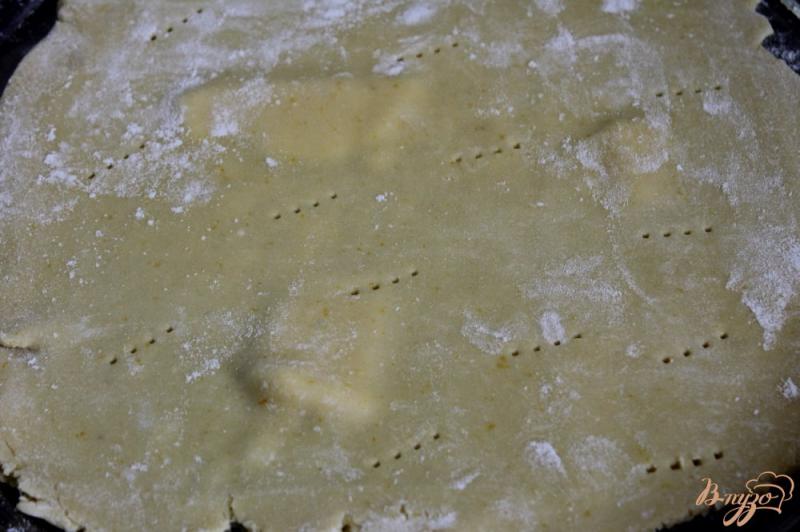 Фото приготовление рецепта: Торт медовик с сметанным кремом и шоколадной крошкой шаг №7