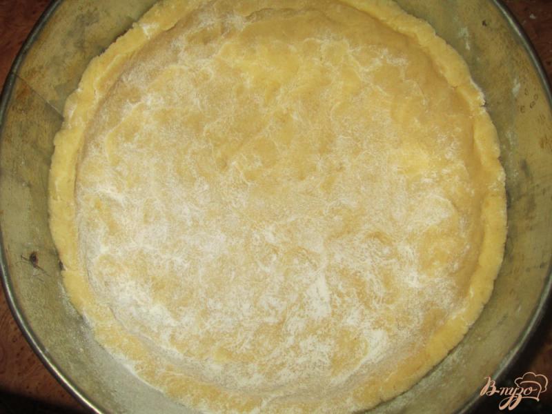 Фото приготовление рецепта: Яблочный пирог с безе шаг №4
