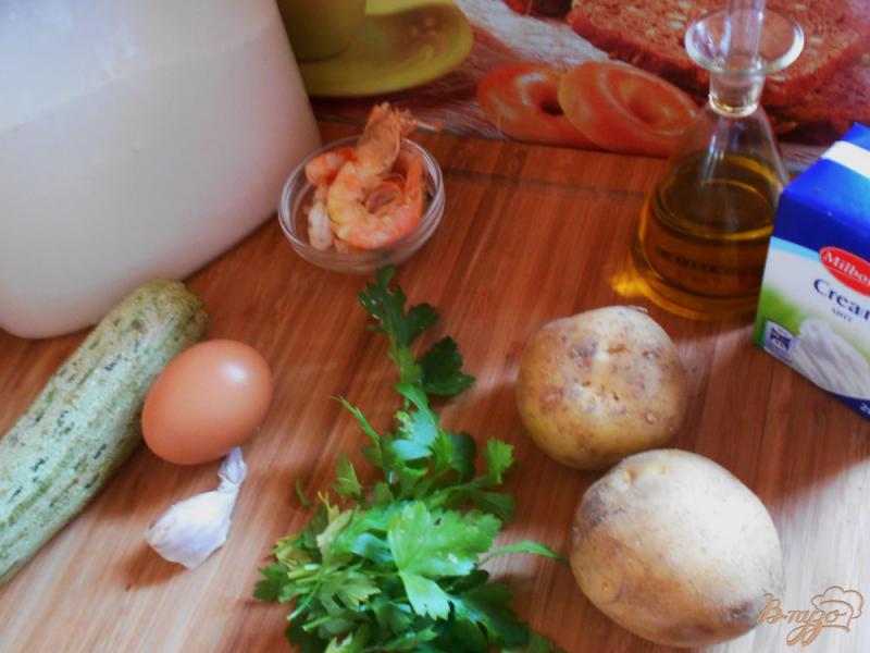Фото приготовление рецепта: Картофельные ньокки с соусом из креветок и цуккини шаг №1