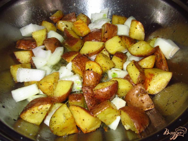 Фото приготовление рецепта: Тортилья с картофелем от Джейми Оливера шаг №4
