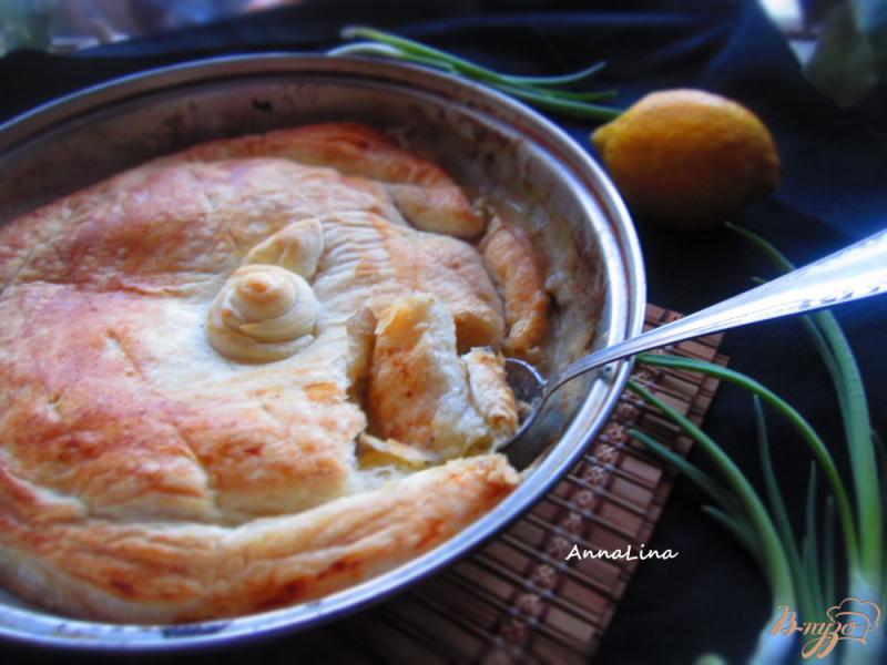 Фото приготовление рецепта: Пирог с курицей и грибами шаг №8