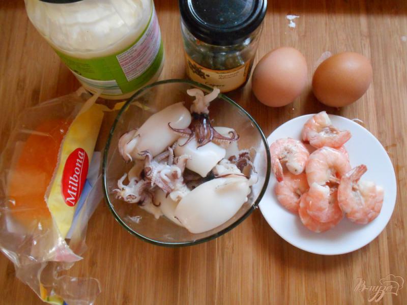 Фото приготовление рецепта: Салат с кальмарами и каперсами шаг №1