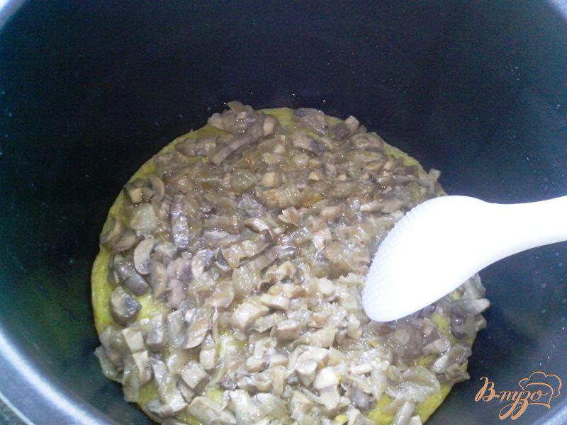 Фото приготовление рецепта: Запеканка из кабачков с грибами в мультиварке-скороварке шаг №5