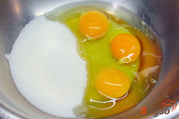 Песочный торт с заварным кремом, орехами и курагой Песочный торт с заварным кремом, орехами и курагой