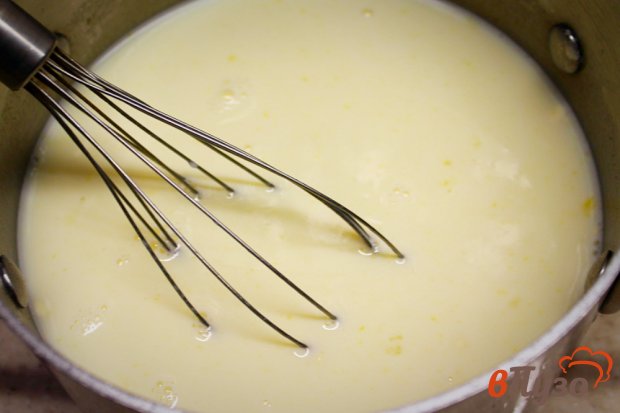 Песочный торт с заварным кремом, орехами и курагой Песочный торт с заварным кремом, орехами и курагой