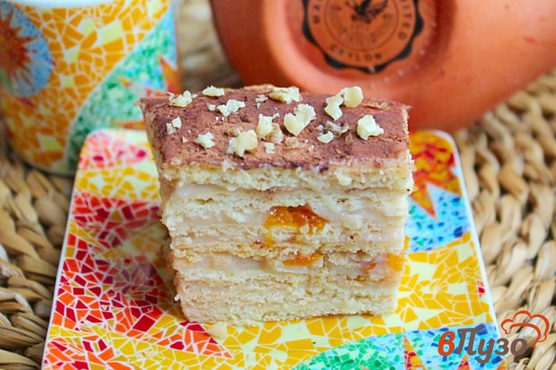 Песочный торт с заварным кремом, орехами и курагой Песочный торт с заварным кремом, орехами и курагой